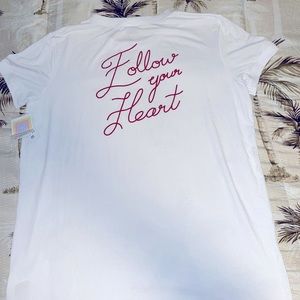 NWT LuLaRoe 2XL Follow Your Heart ♥️ Liv Tee